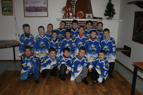 Юные Нур-Енбековцы перед поездкой на матчевую встречу в г. Бишкек